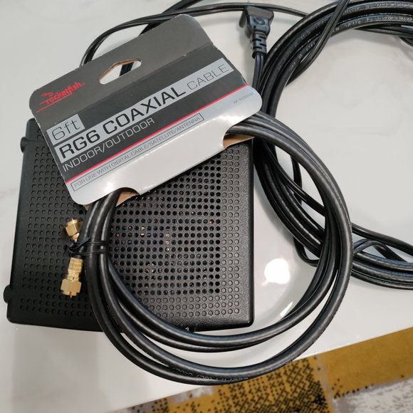 Arris CM820A DOCSIS 3.0 Cable Modem with RG6 Coaxial Cable - Picture 2 of 2